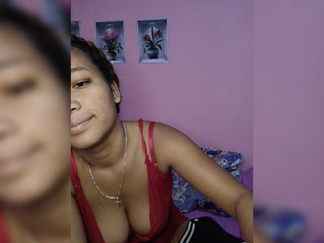 Vaninah live cam on BongaCams