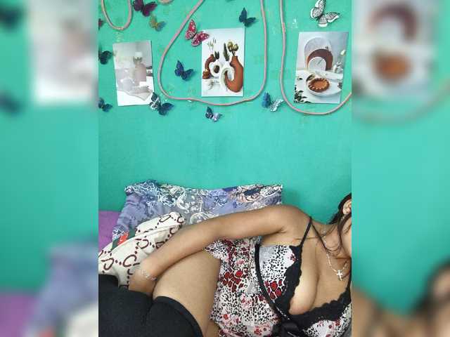 Vaninah live cam on BongaCams