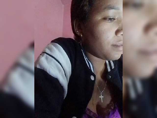 Vaninah live cam on BongaCams