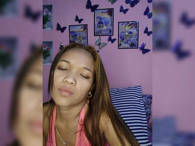 Vaninah live cam on BongaCams