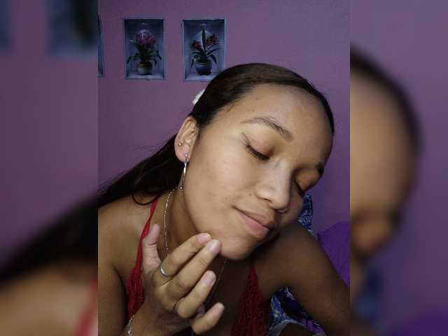 Vaninah live cam on BongaCams