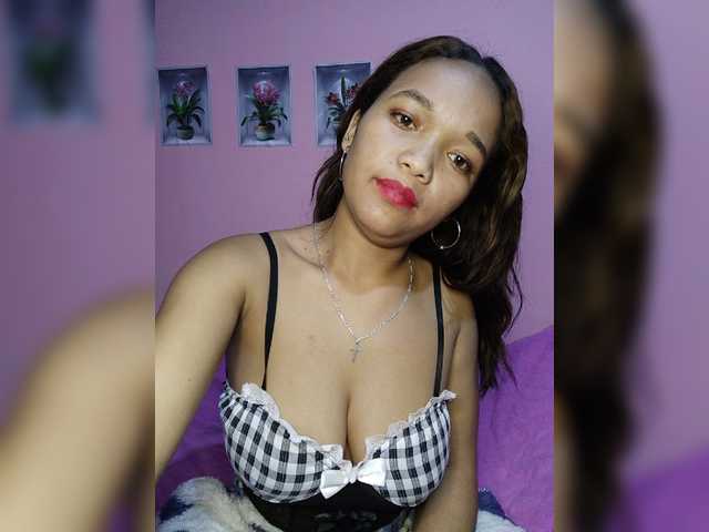Valentina22 live webcam show