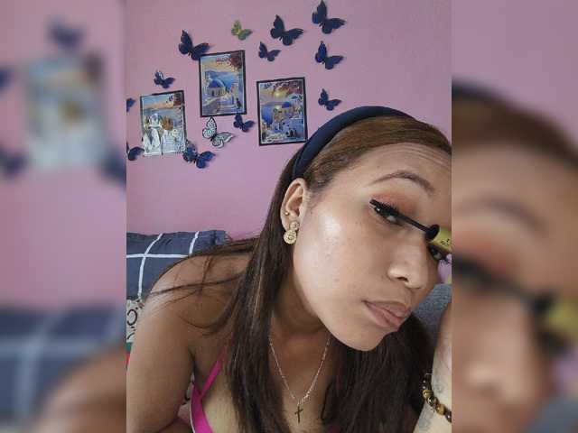Vaninah live cam on BongaCams