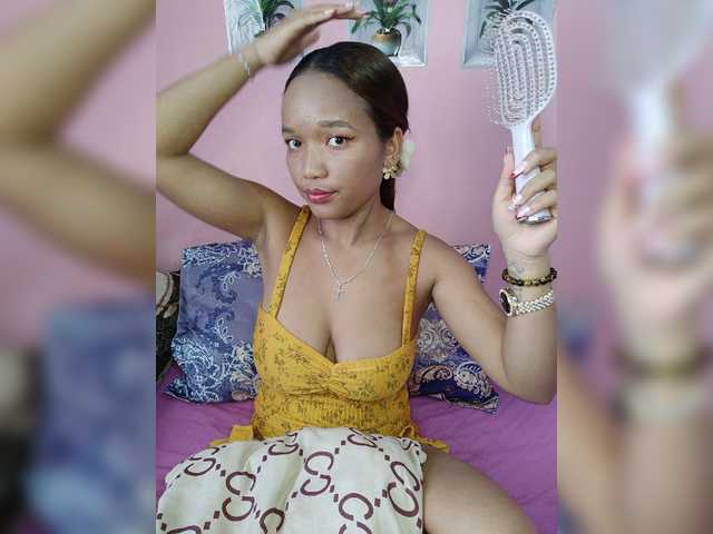 Vaninah live cam on BongaCams