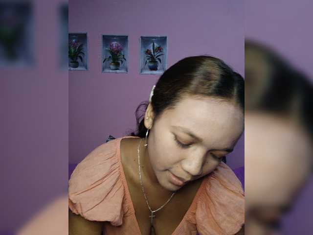 Vaninah live cam on BongaCams