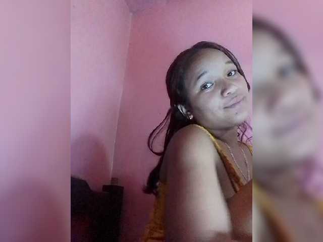 Vaninah live cam on BongaCams