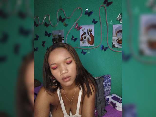 Vaninah live cam on BongaCams