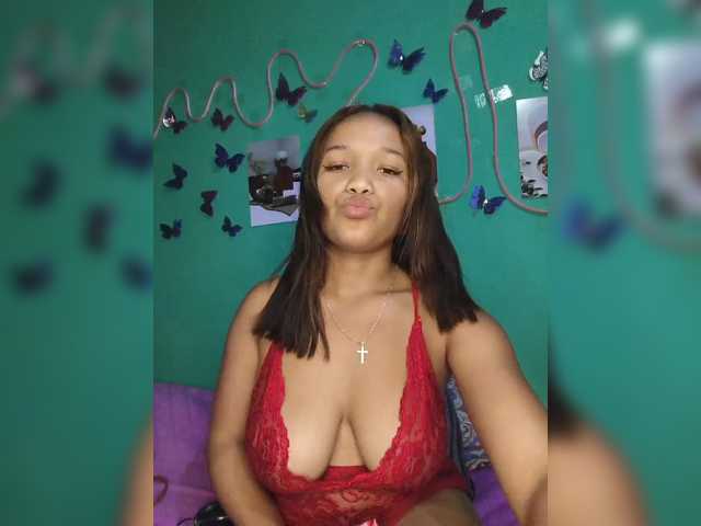 Vaninah live cam on BongaCams