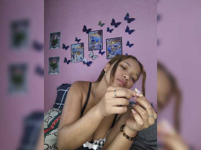 Vaninah live cam on BongaCams