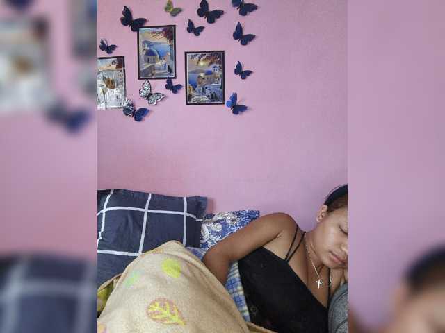 Vaninah live cam on BongaCams