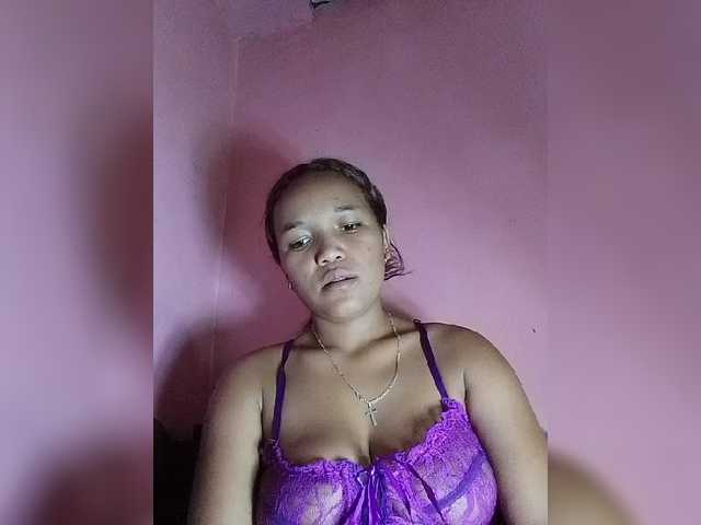 Vaninah live cam on BongaCams
