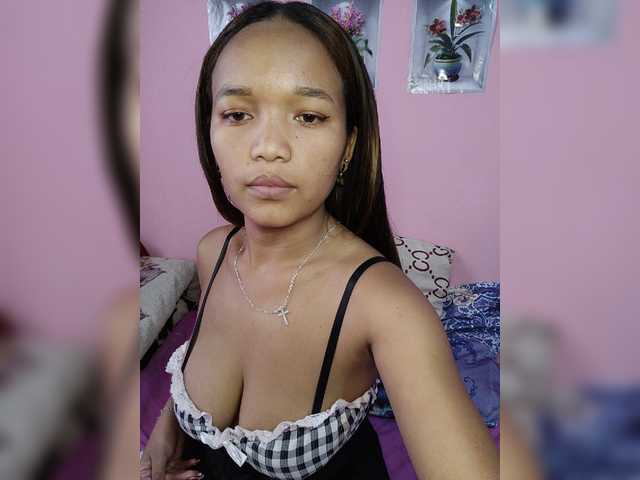 Vaninah live cam on BongaCams