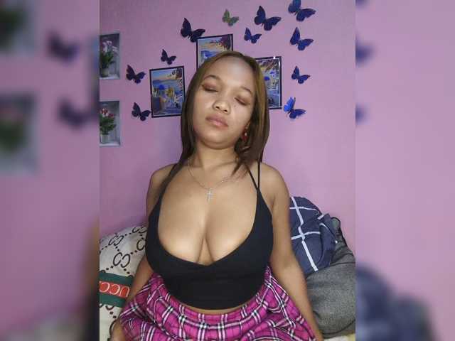 Vaninah live cam on BongaCams
