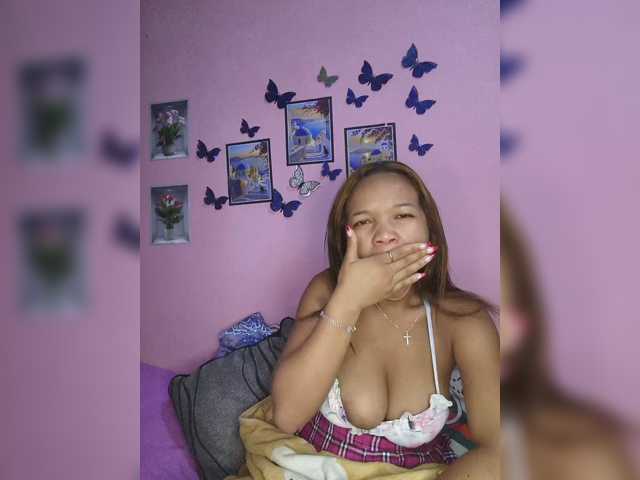Vaninah live cam on BongaCams