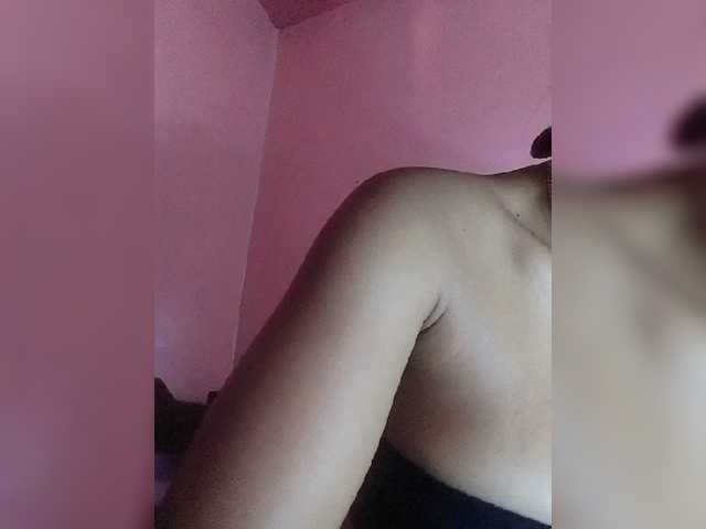 Vaninah live cam on BongaCams