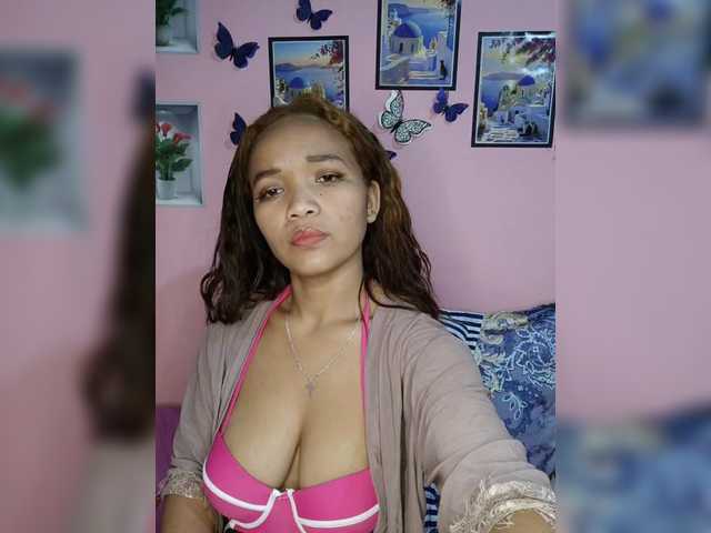 Vaninah live cam on BongaCams
