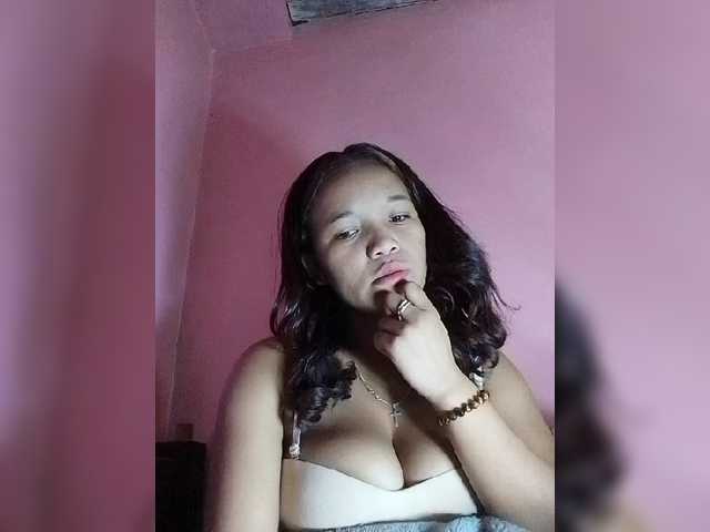 Vaninah live cam on BongaCams