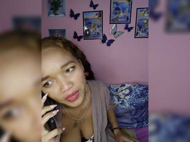 Vaninah live cam on BongaCams