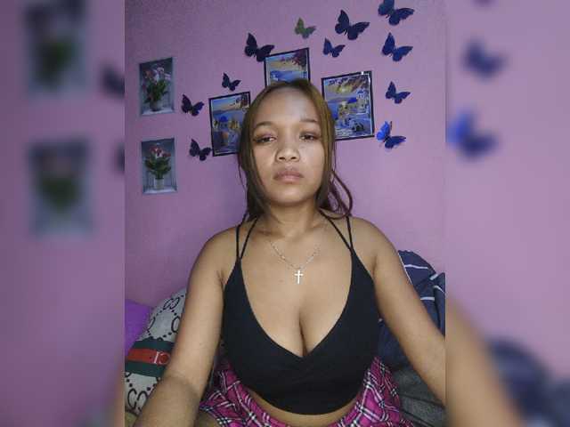 Vaninah live cam on BongaCams