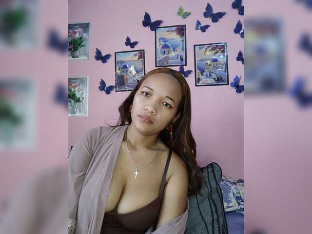 Vaninah live cam on BongaCams