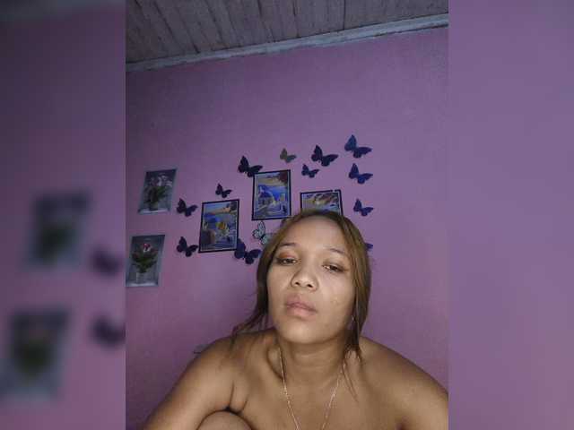 Vaninah live cam on BongaCams