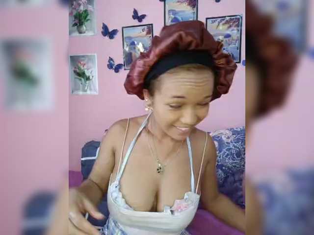 Valentina22 live cam preview