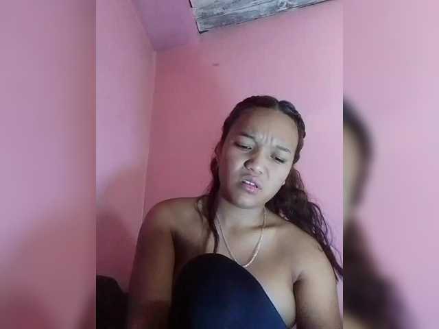Vaninah live cam on BongaCams