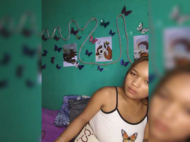 Vaninah live cam on BongaCams