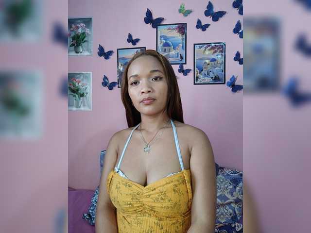 Vaninah live cam on BongaCams