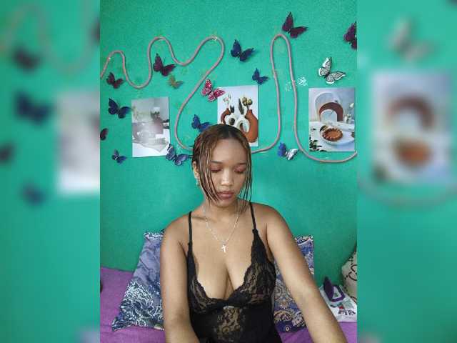 Valentina22 live cam on BongaCams