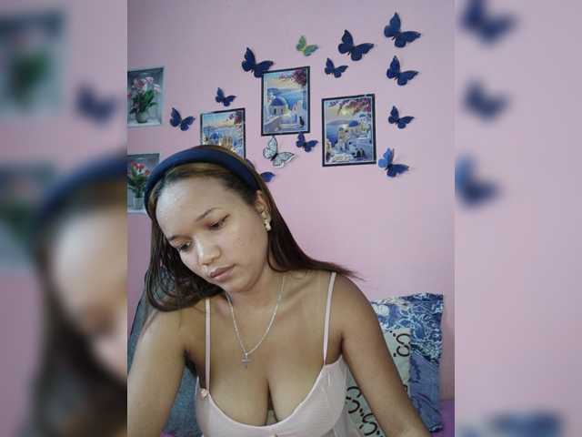 Vaninah live cam on BongaCams