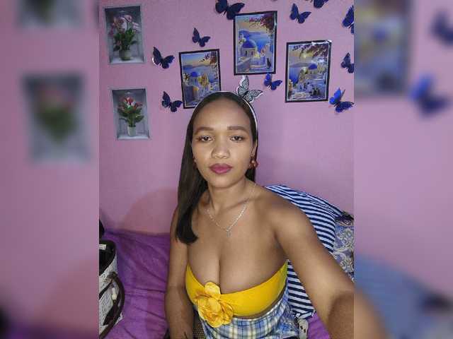 Vaninah live cam on BongaCams