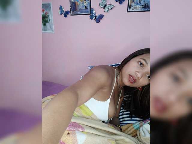 Vaninah live cam on BongaCams