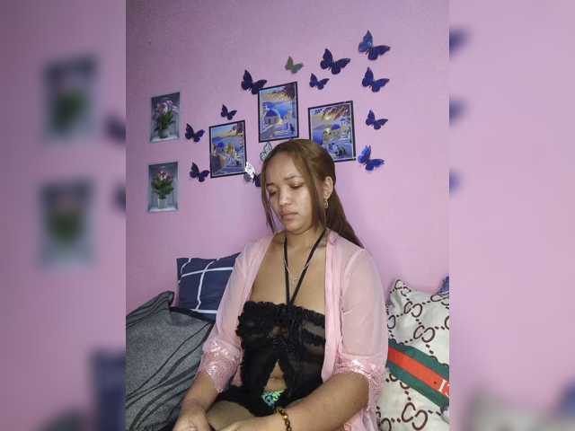 Vaninah live cam on BongaCams