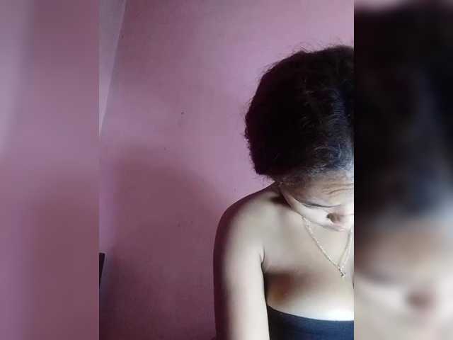 Vaninah live cam on BongaCams