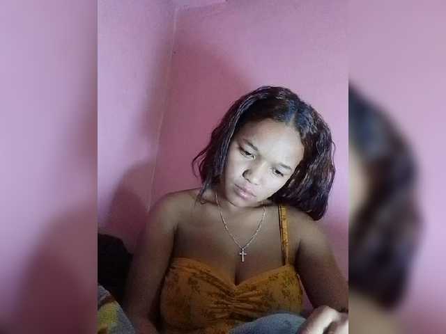 Vaninah live cam on BongaCams