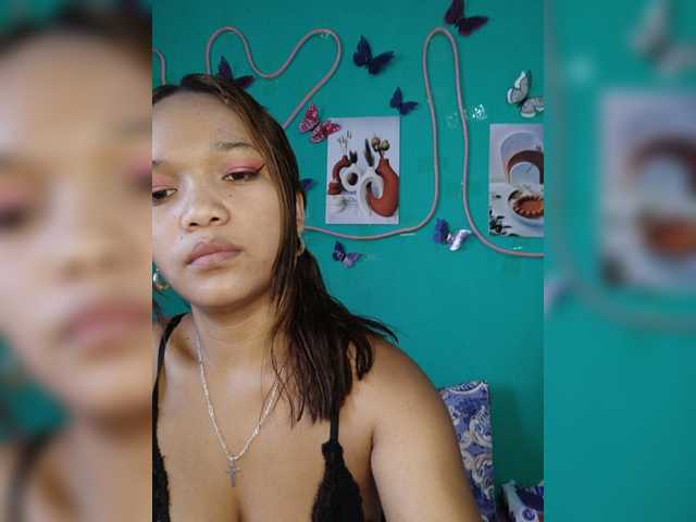 Valentina22 live cam on BongaCams