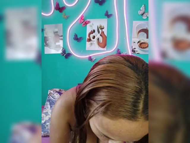 Vaninah live cam on BongaCams