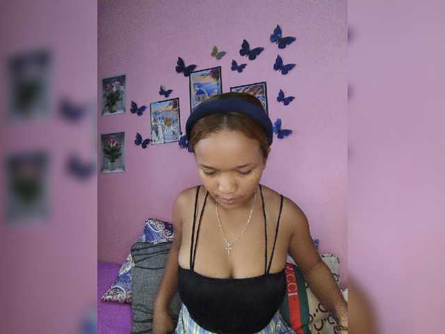 Vaninah live cam on BongaCams