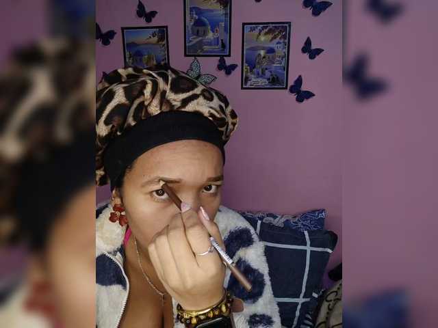 Vaninah live cam on BongaCams