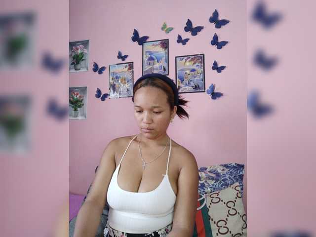 Vaninah live cam on BongaCams