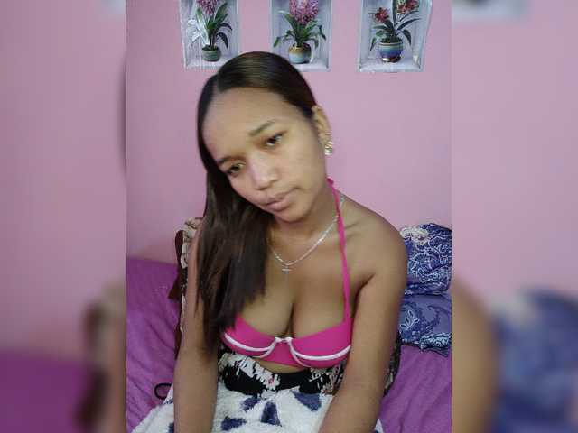 Vaninah live cam on BongaCams