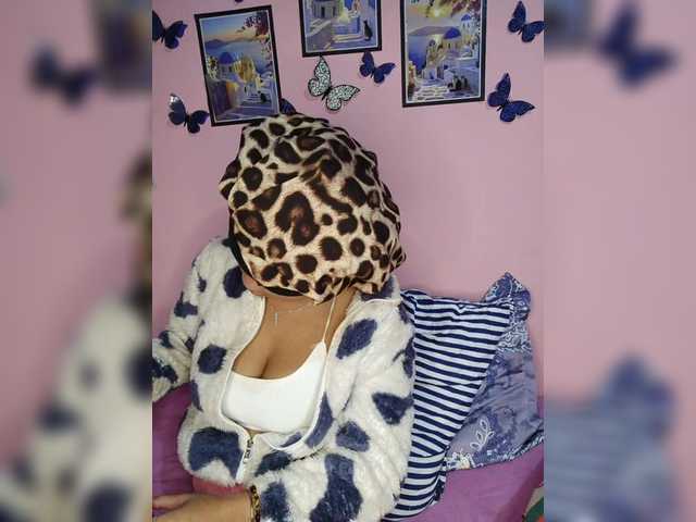 Vaninah live cam on BongaCams