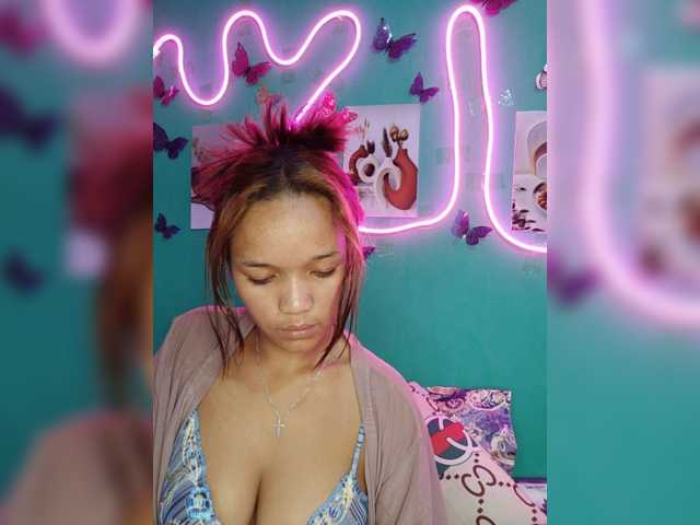 Vaninah live cam on BongaCams