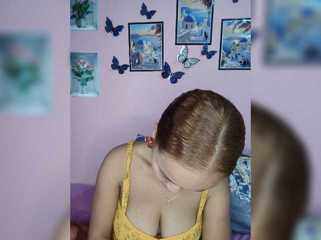 Vaninah live cam on BongaCams