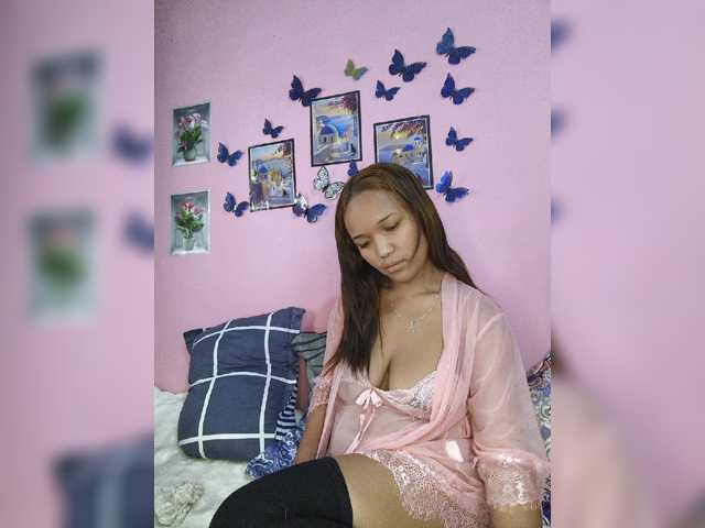 Vaninah live cam on BongaCams