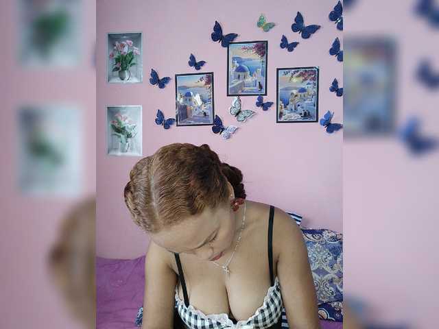 Vaninah live cam on BongaCams