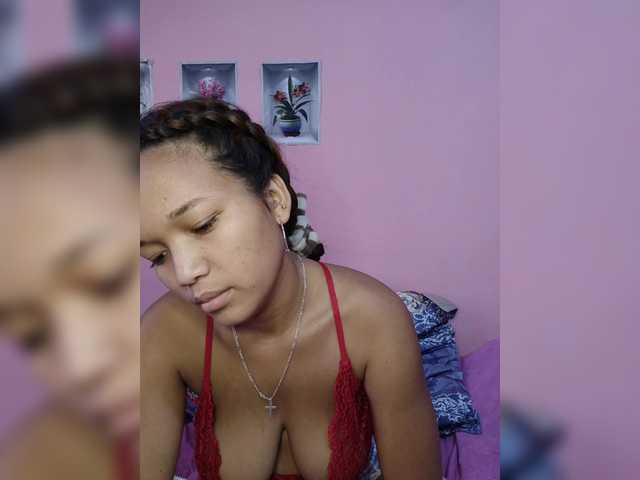 Vaninah live cam on BongaCams
