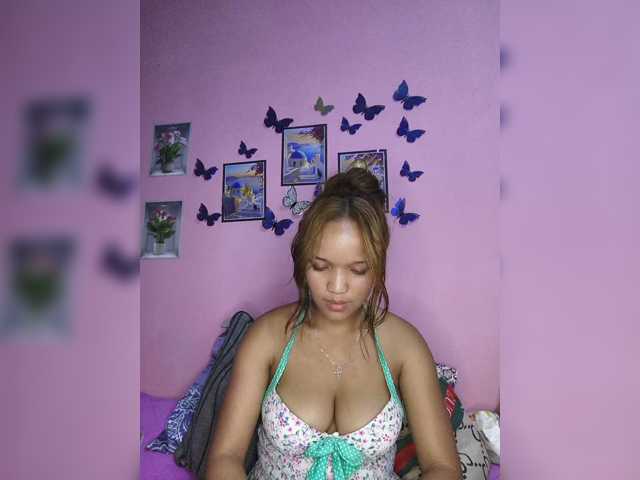 Vaninah live cam on BongaCams