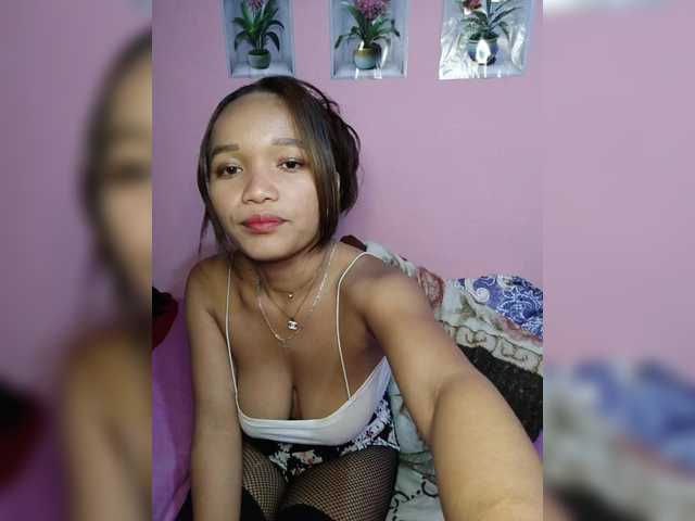 Vaninah live cam on BongaCams